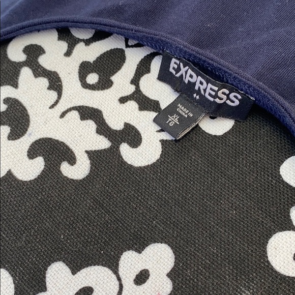 🎀 Express Color Block top 🎀 - Picture 4 of 8